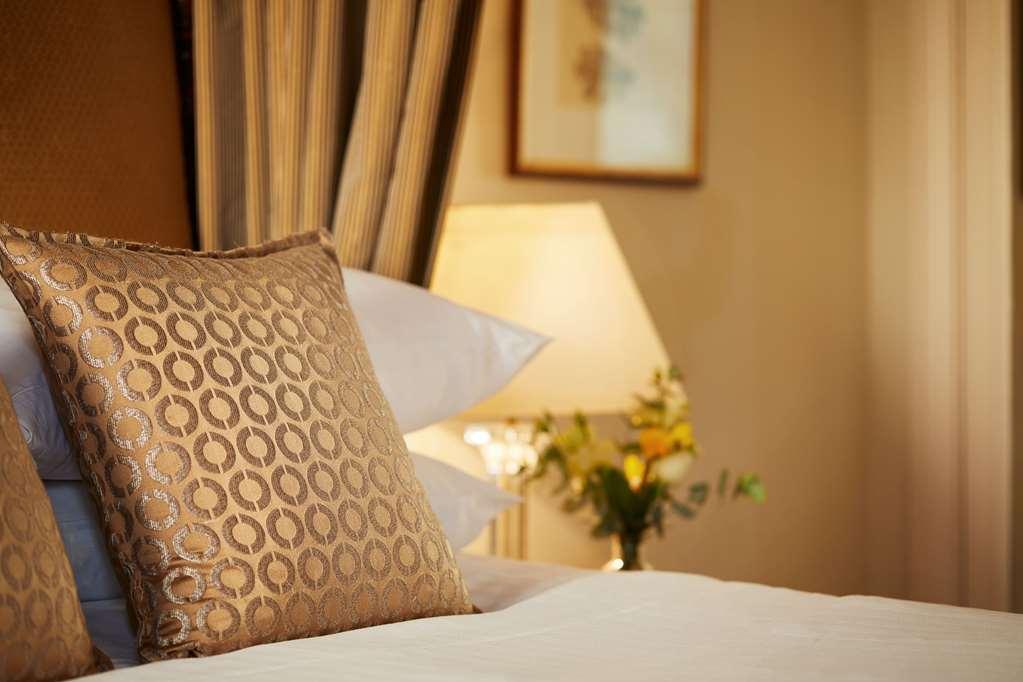 Macdonald Frimley Hall Hotel & Spa Camberley Room photo