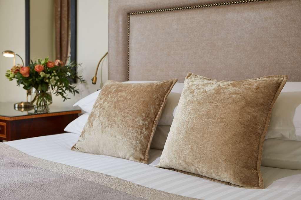 Macdonald Frimley Hall Hotel & Spa Camberley Room photo